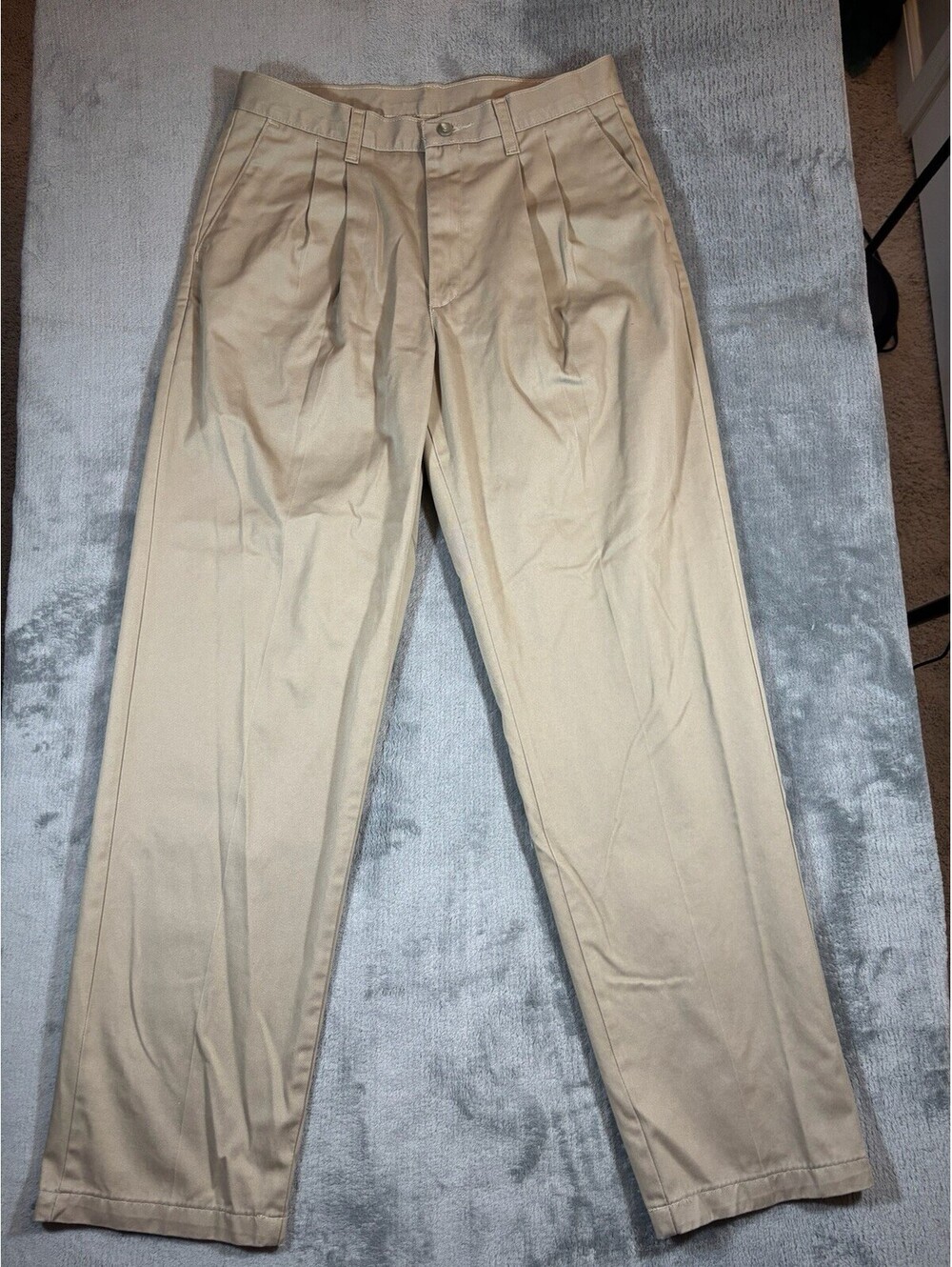 Wrangler Men’s Khakis Premium 100 Percent Cotton 33x32 Classic Workwear Pleated